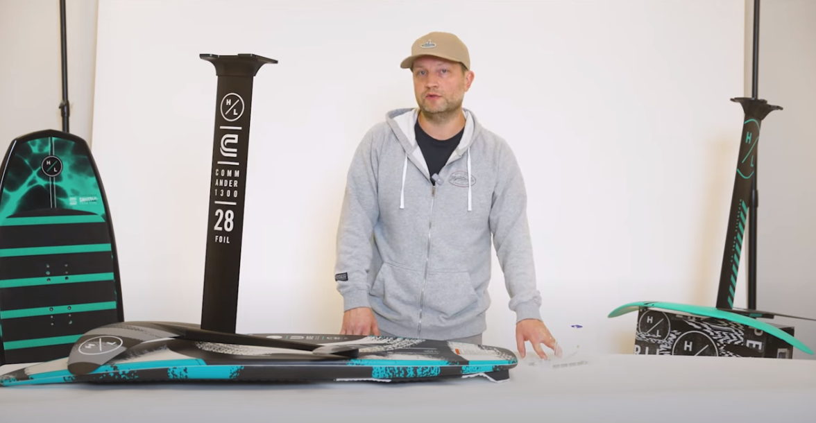 Video: Assemble the Commander and Booster Foil