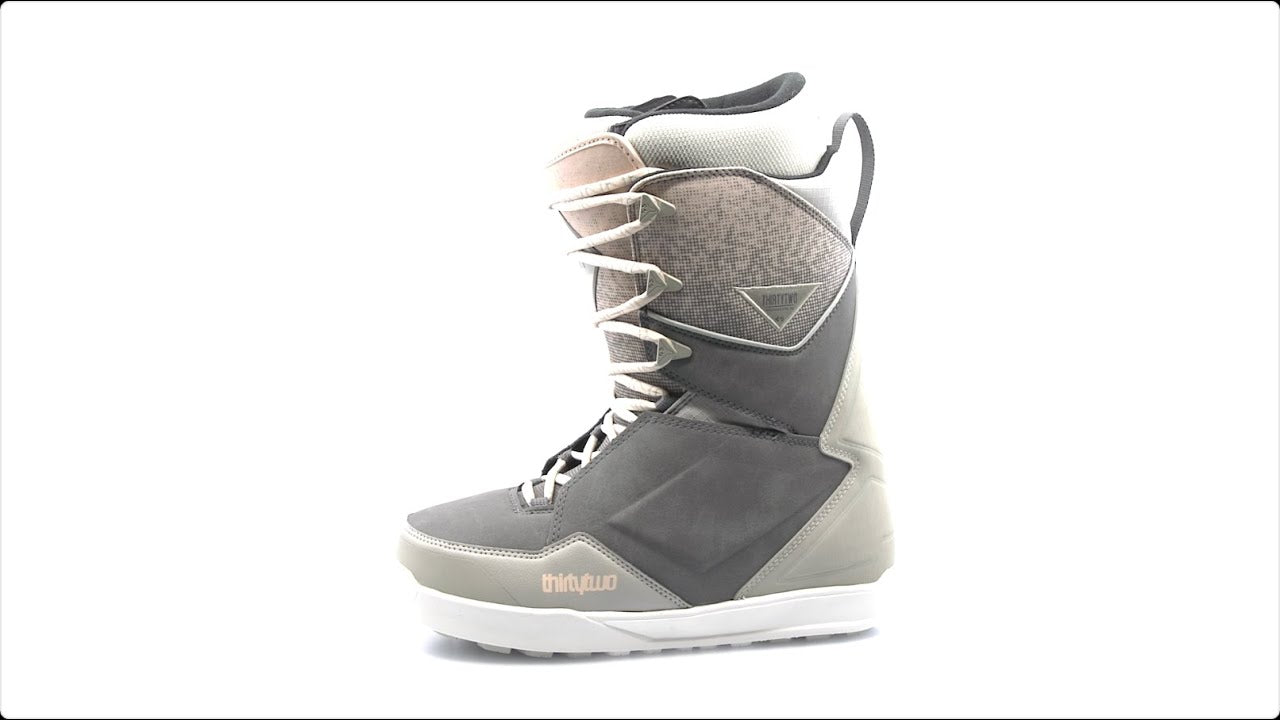 Video: 32 Men&#39;s Lashed