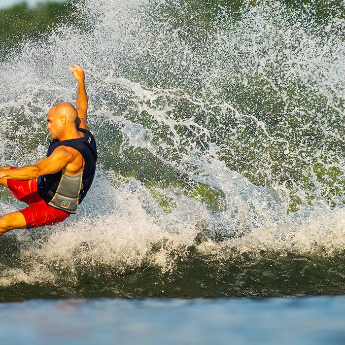 Wakeboarding Towing Speed, Rope Length, and Boat Weight Distribution