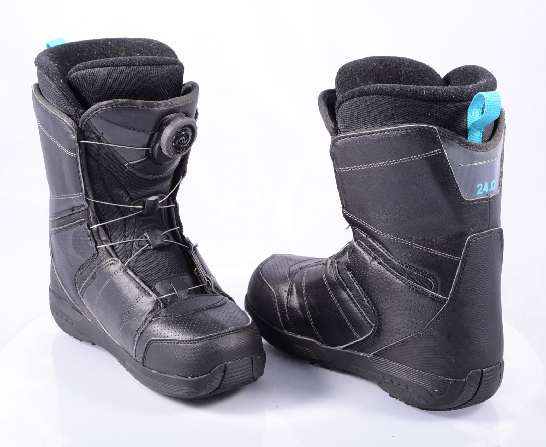 Salomon Faction LTD BOA Snowboard Boots 2020 - Black snowboard boots with a blue logo on the tongue and white stitching.