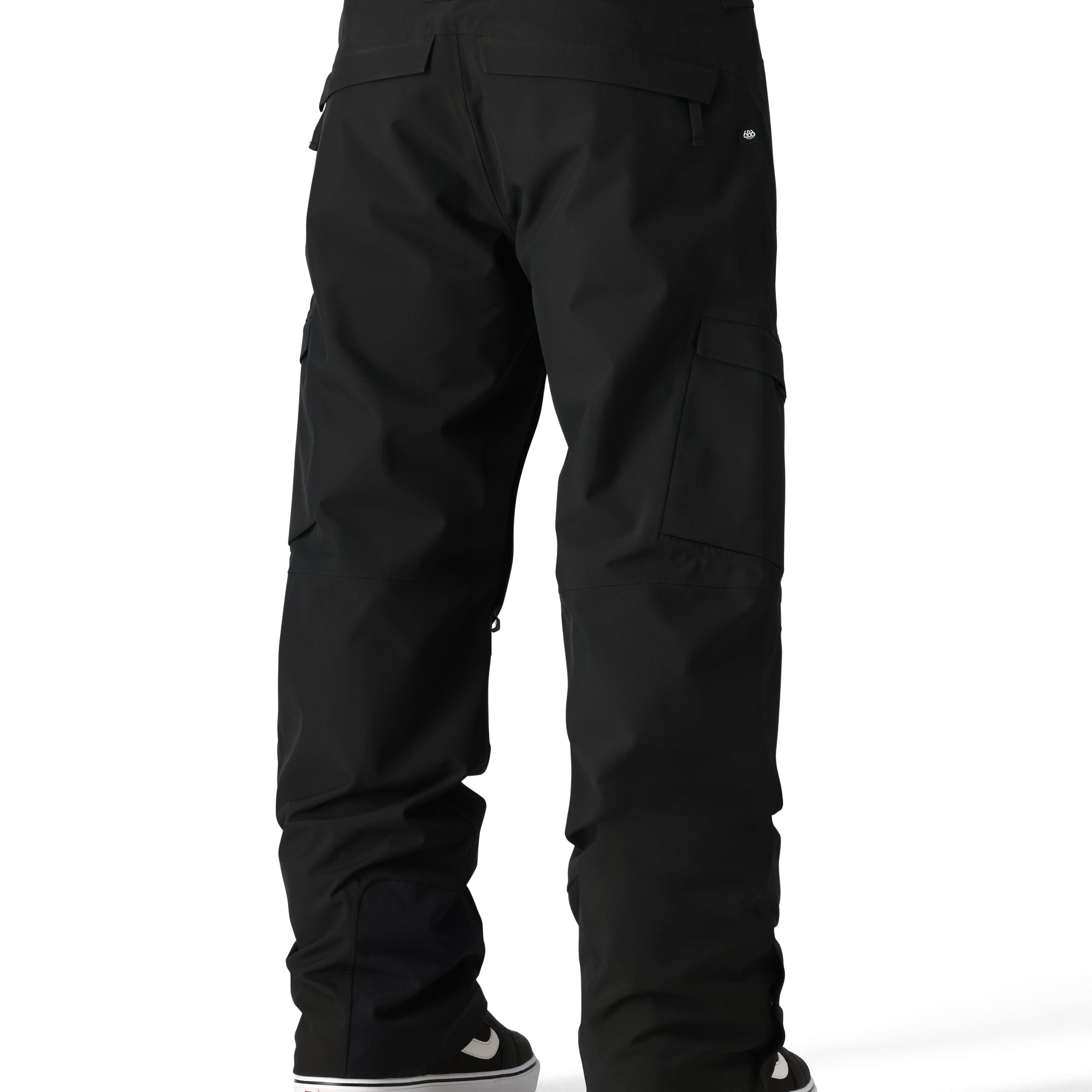 The 686 Quantum Thermagraph Pant is black with multiple pockets and an adjustable waistband.