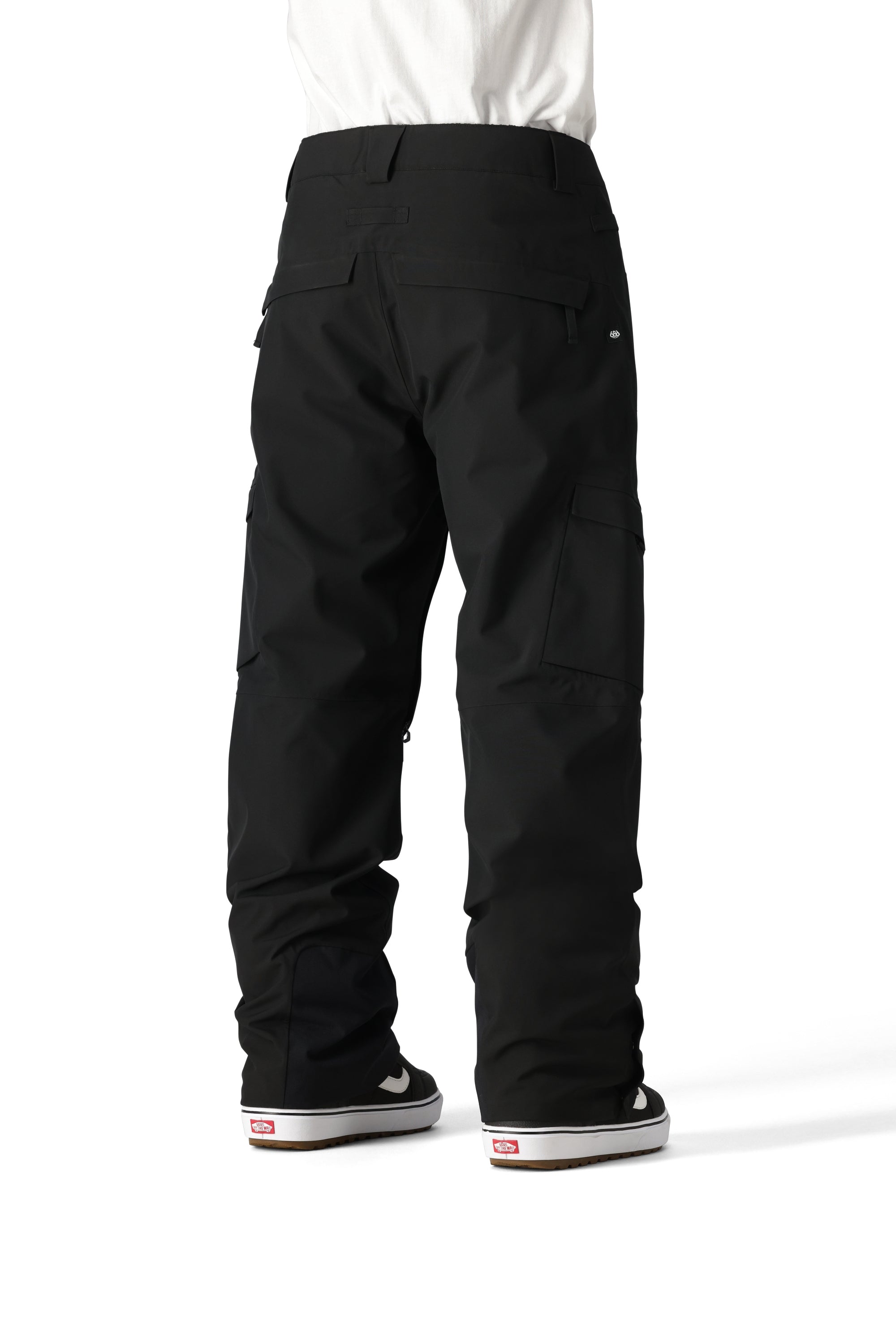 The 686 Quantum Thermagraph Pant is black with multiple pockets and an adjustable waistband.