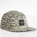 KINETIC ADJUSTABLE CAP 2023 - A black cap with a white logo on the front and adjustable strap in the back.