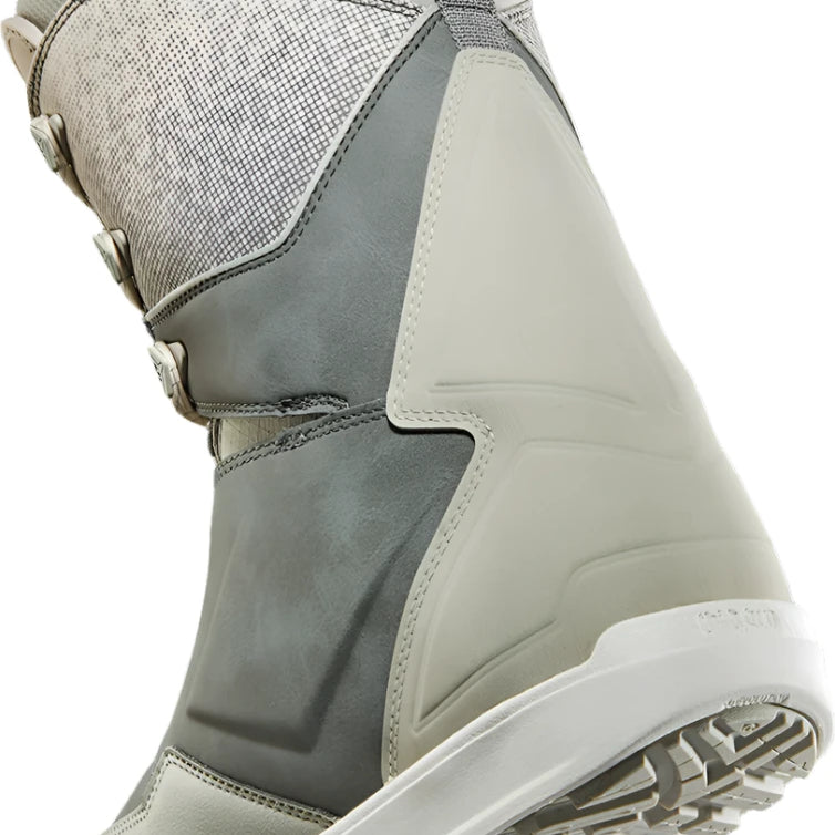 ThirtyTwo Lashed x Bradshaw Snowboard Boot 2024 - A gray snowboard boot with a textured pattern on the side and a strap at the top.