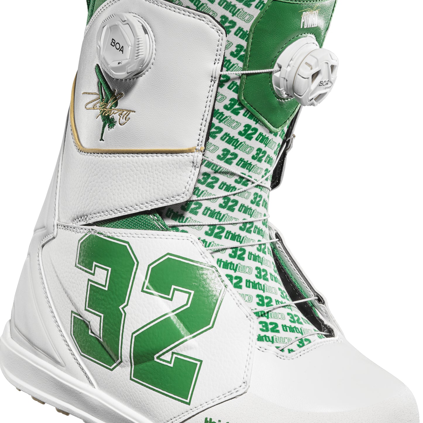 ThirtyTwo Lashed Double BOA x Powell Snowboard Boot 2025 - A white snowboard boot with green accents and a green "32" logo on the side.
