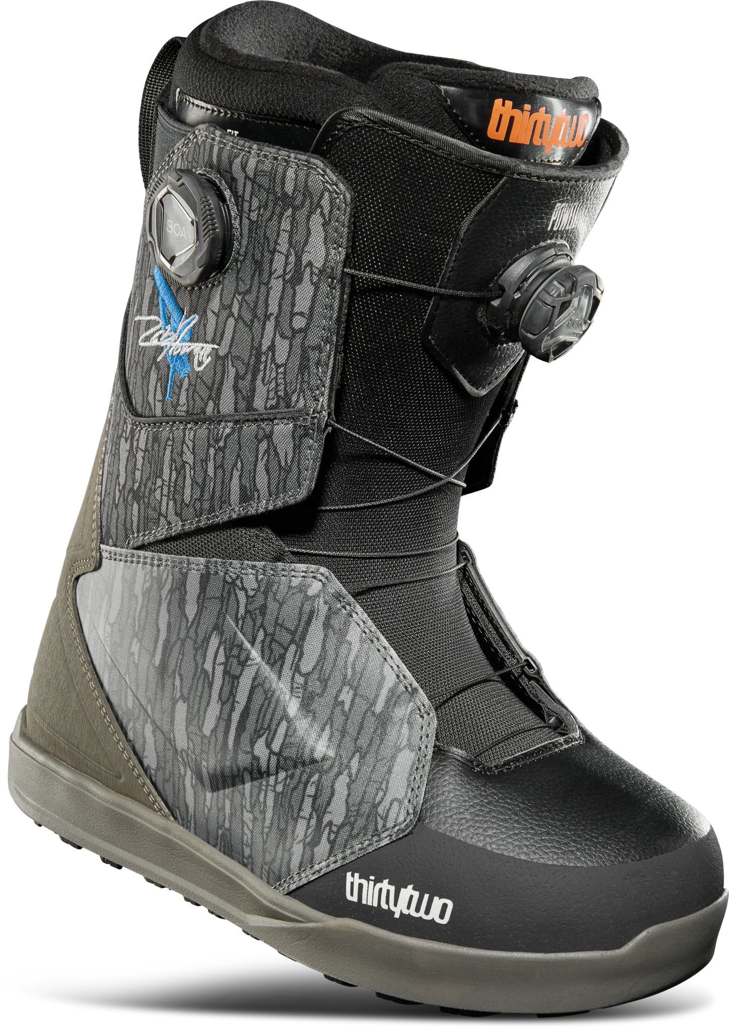 ThirtyTwo Lashed Double BOA x Powell Snowboard Boot 2025 - A black and grey snowboard boot with a blue logo on the side, featuring two BOA dials.