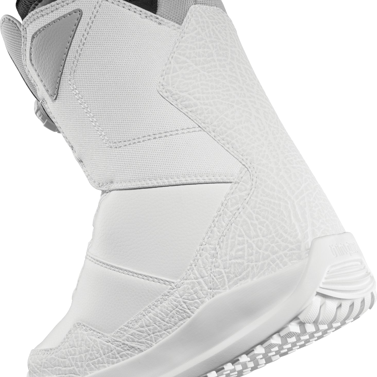ThirtyTwo Women's Shifty BOA Snowboard Boot 2025 - A white snowboard boot with a black BOA dial on top and gray laces.