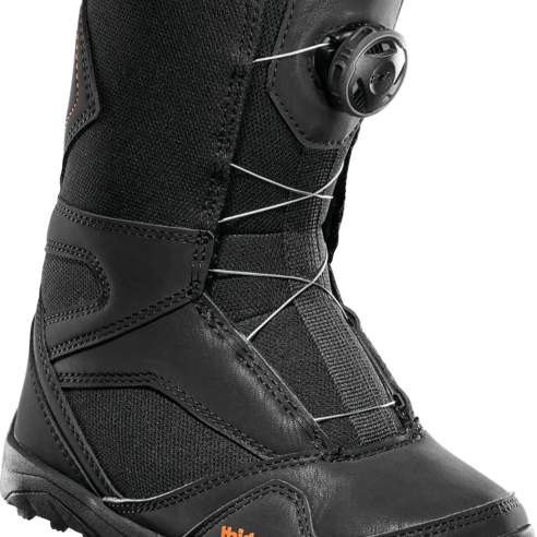 ThirtyTwo Junior's BOA Snowboard Boot 2025 - Black snowboard boot with orange accents and a black BOA dial on the side.