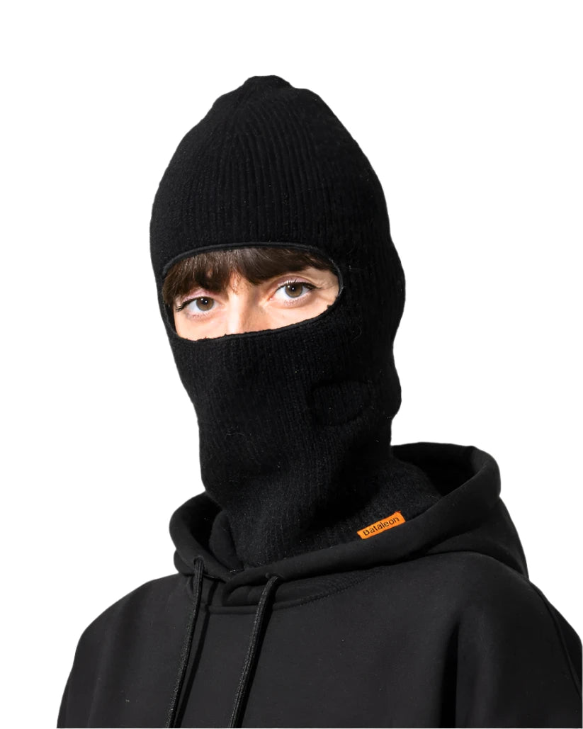 Bataleon 2 Way Beanie 2025 - A black beanie with a small, round logo on the front that says "bataleon" in white letters.