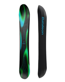 Bataleon Thunderstorm Snowboard 2025 - A black snowboard with a green and blue aurora borealis design on top.