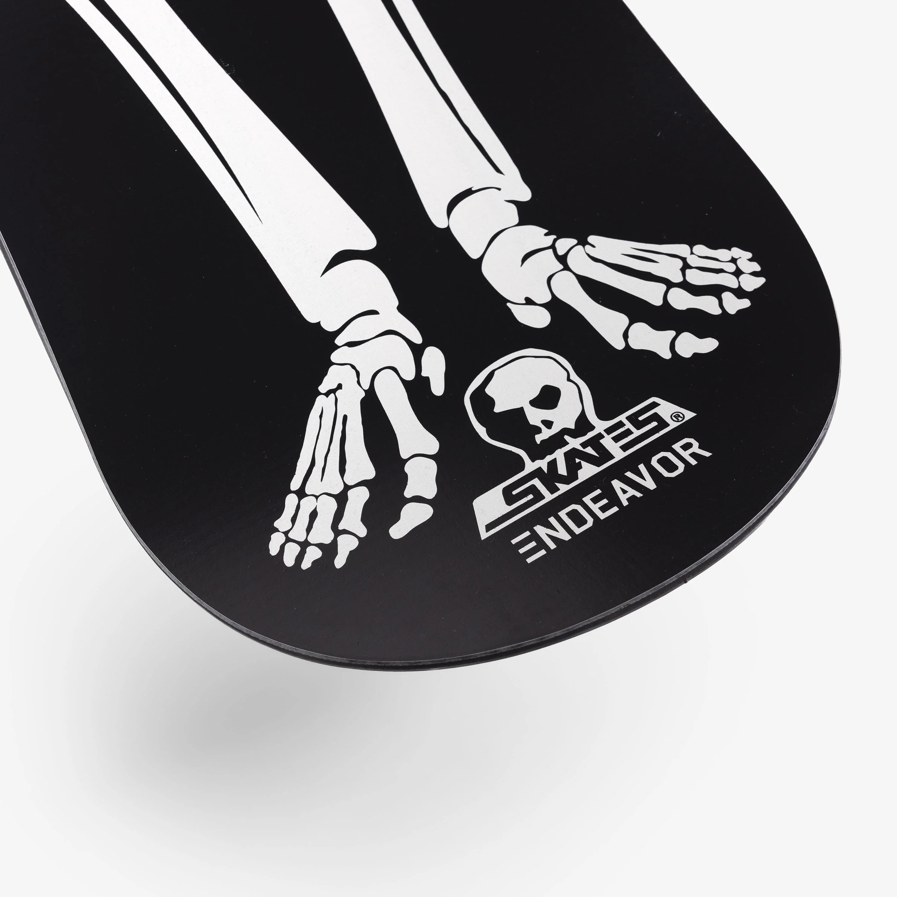Endeavor Skull Skates Snowboard 2025 – Ski Pro AZ Endeavor Skull Skates Snowboard 2025 – Ski Pro AZ