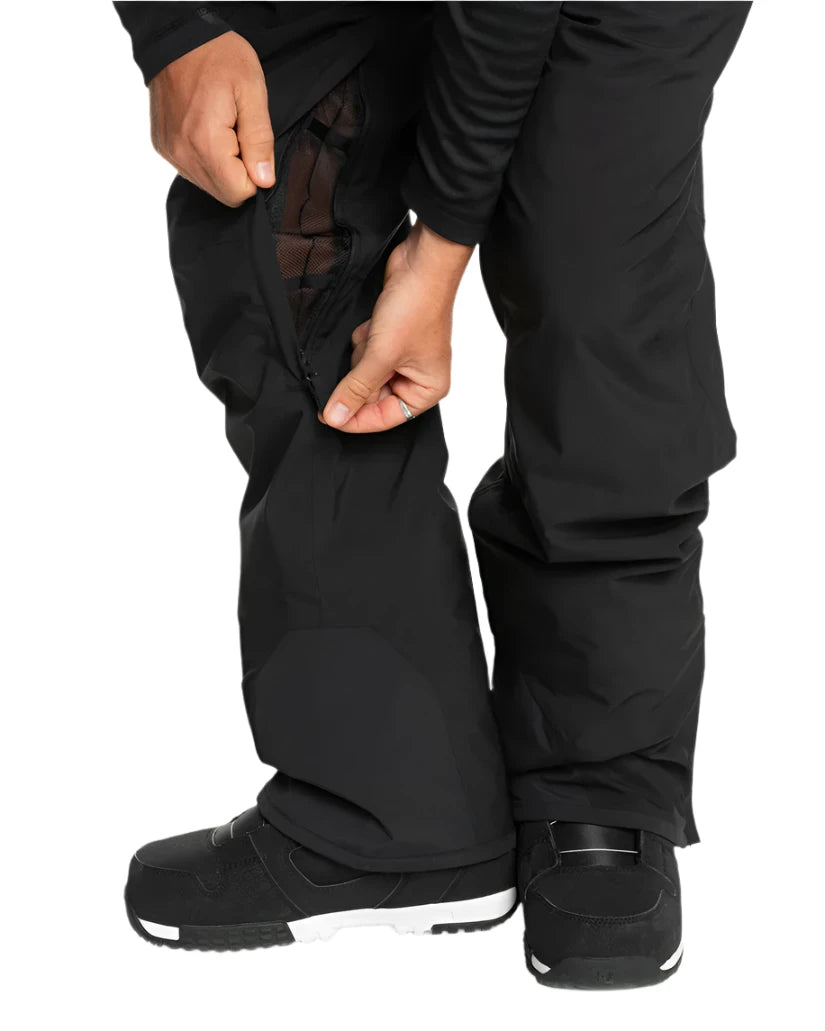 Quiksilver Utility Shell Pant 2025 - Black snow pants with a zippered pocket on the thigh and adjustable Velcro straps at the waist.