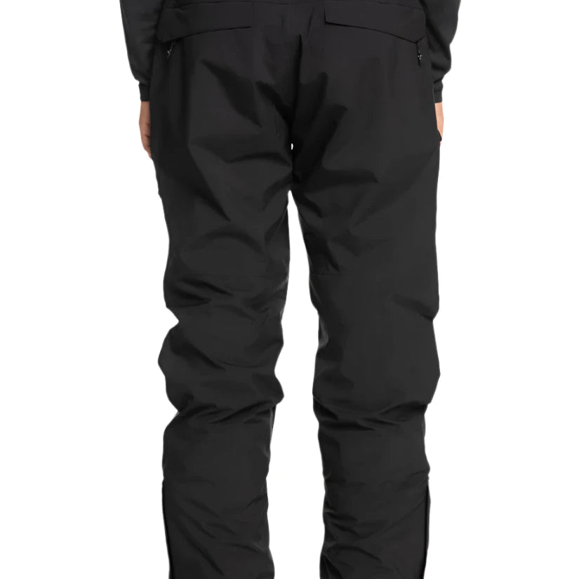 Quiksilver Utility Shell Pant 2025 - Black snow pants with zippered pockets and adjustable cuffs.