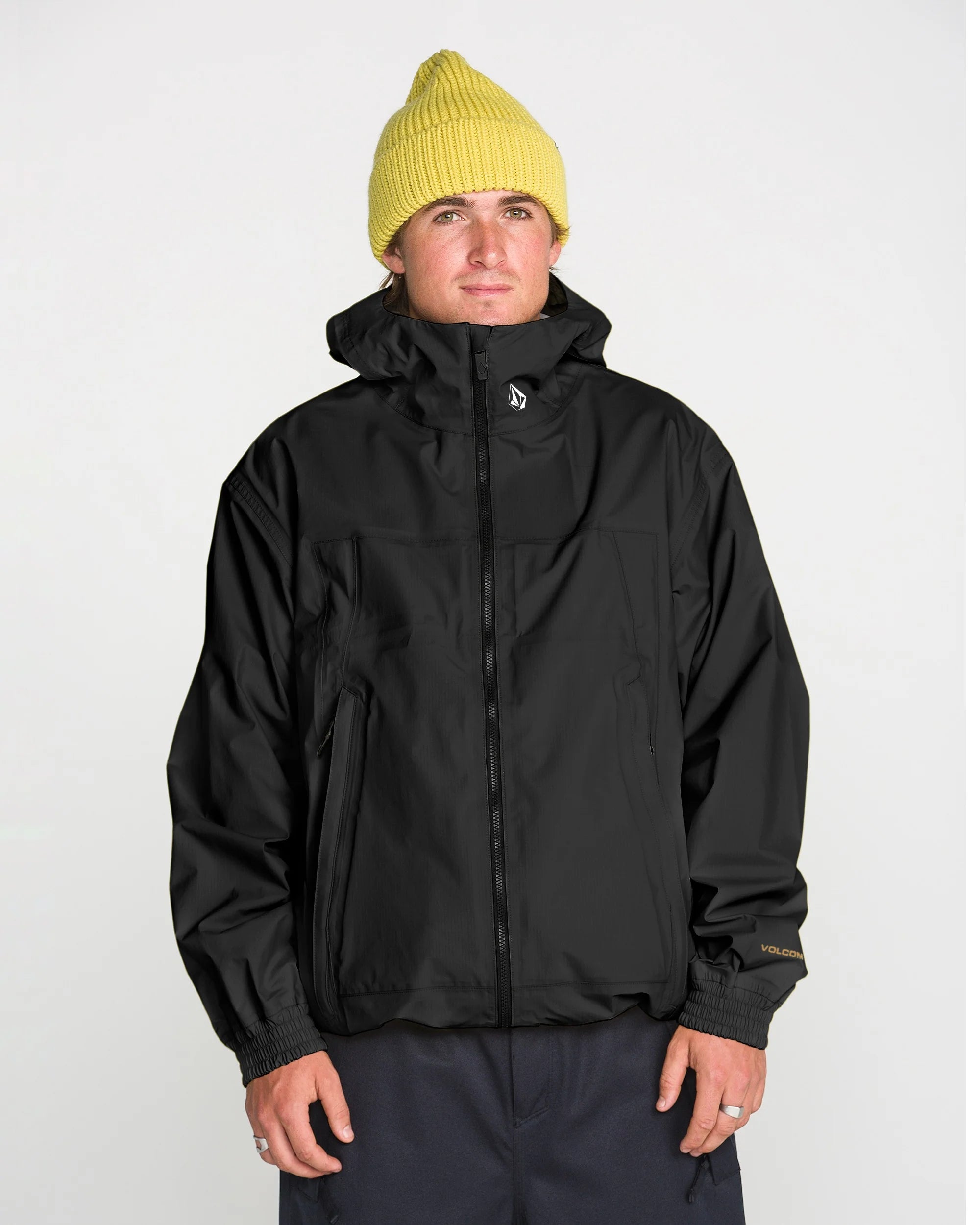 Black 3L 20K ski jacket with full-zip front and adjustable hood
