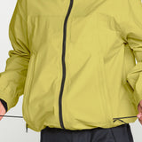 Yellow 3L 20K ski jacket close-up with center zip and wind flap