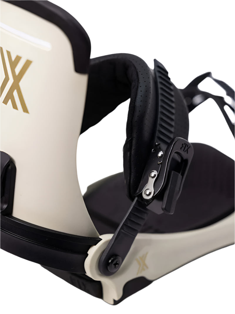 Fix Yale Snowboard Binding 2024 - Black snowboard bindings with silver screws and bolts.