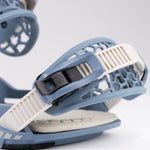 Nidecker Kaon Snowboard Binding - A blue snowboard binding with a white strap and black buckle.