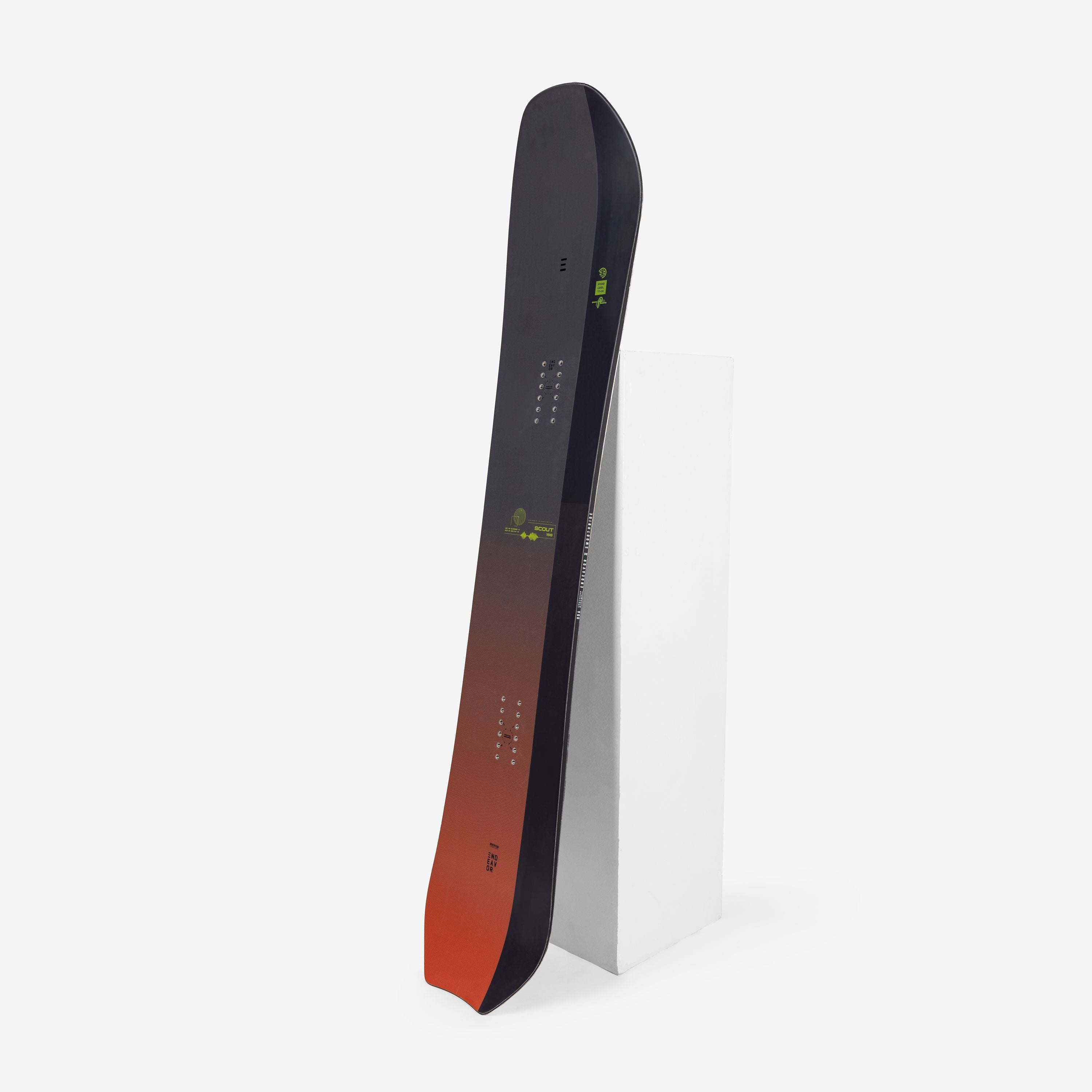 Endeavor Scout QSL Snowboard 2025 - A black snowboard with a red gradient at the bottom and green logos on top.