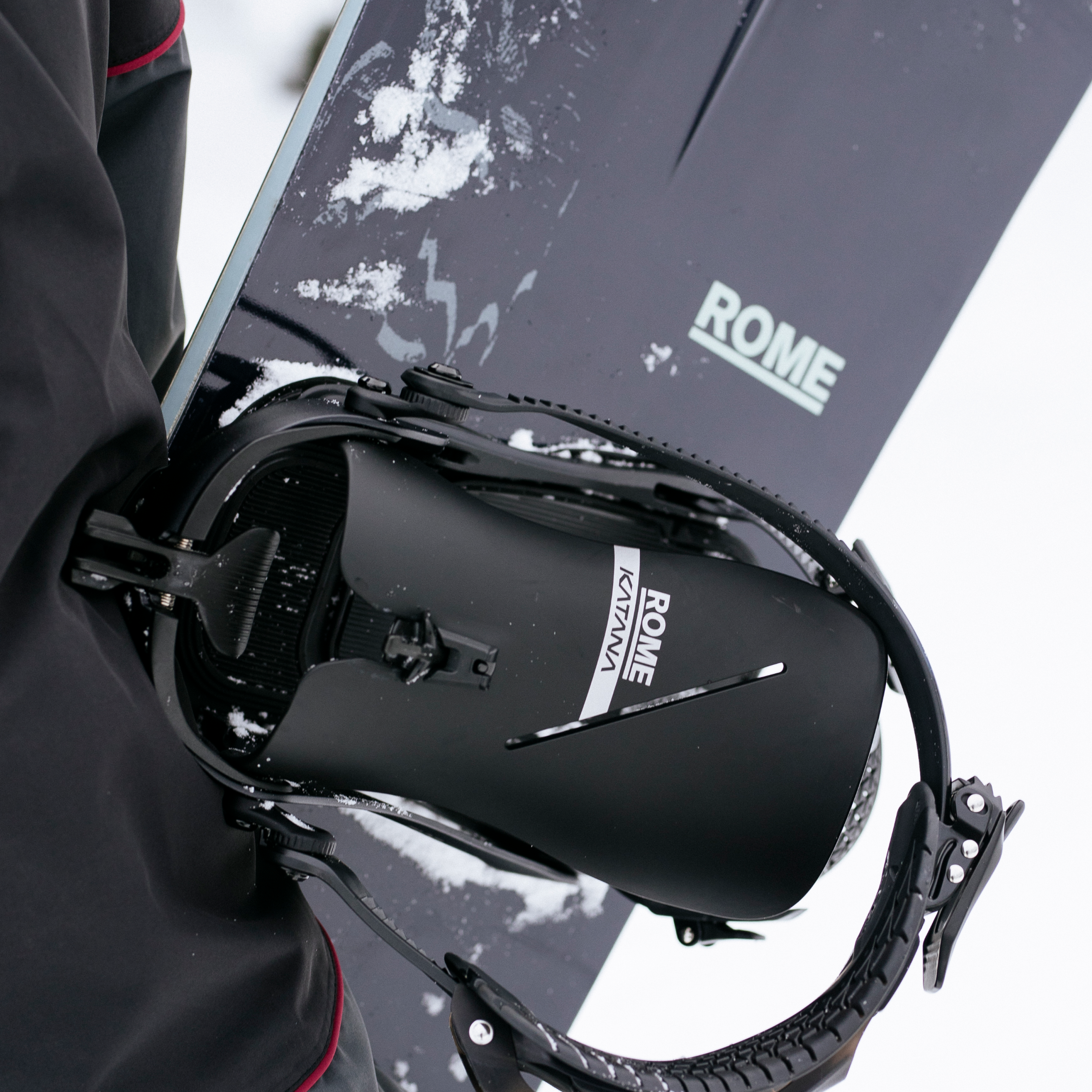 Rome Katana AW Fase Snowboard Bindings 2027 – Ski Pro AZ Rome Katana AW Fase Snowboard Bindings 2027 – Ski Pro AZ