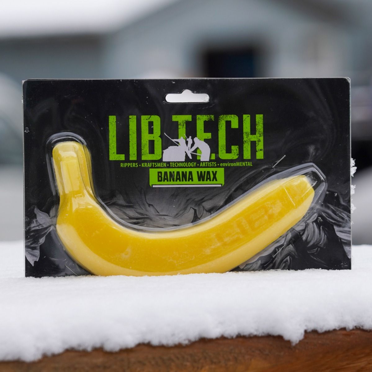 Lib Tech - Banana wax with a yellow color.