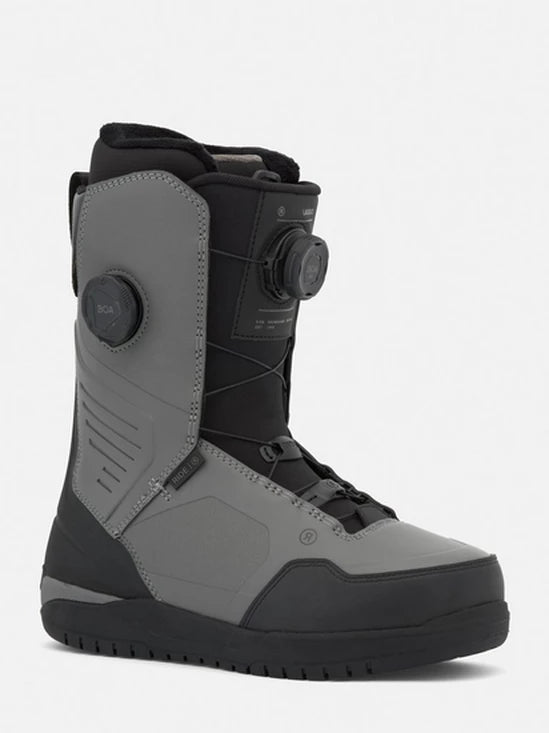 Snowboard boots in grey and black with BOA dial and lace closure system