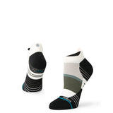 Stance Women's Aptitude Tab Sock 2024 - A pair of women's ankle-length socks with a subtle pattern and a small tab at the back.