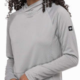 The 686 Ladies Mission Grid Fleece Hoodie 2023 in light gray has an insulated hood and a kangaroo pocket on the front.