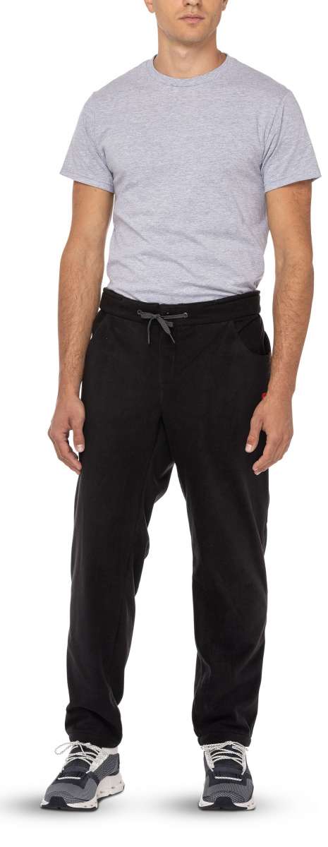 The 686 brand's Smarty 3-in-1 Cargo Pant features black cargo pockets on both legs.