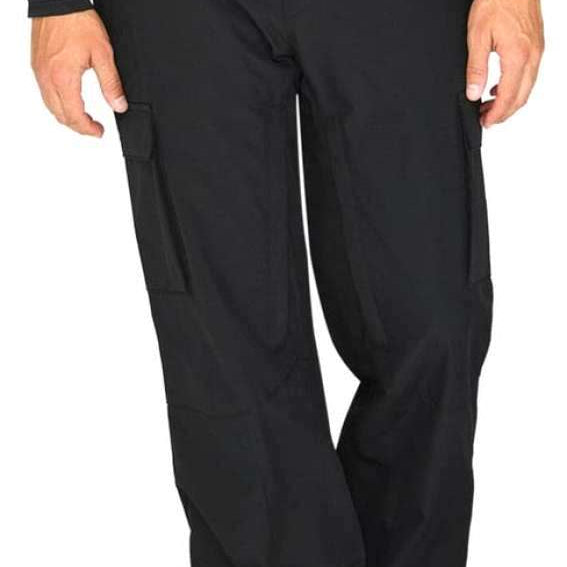 Arctix Snowboard Cargo Pants 2023 - Black snowboard cargo pants with two zippered pockets on each thigh and a small pocket at the waistband.