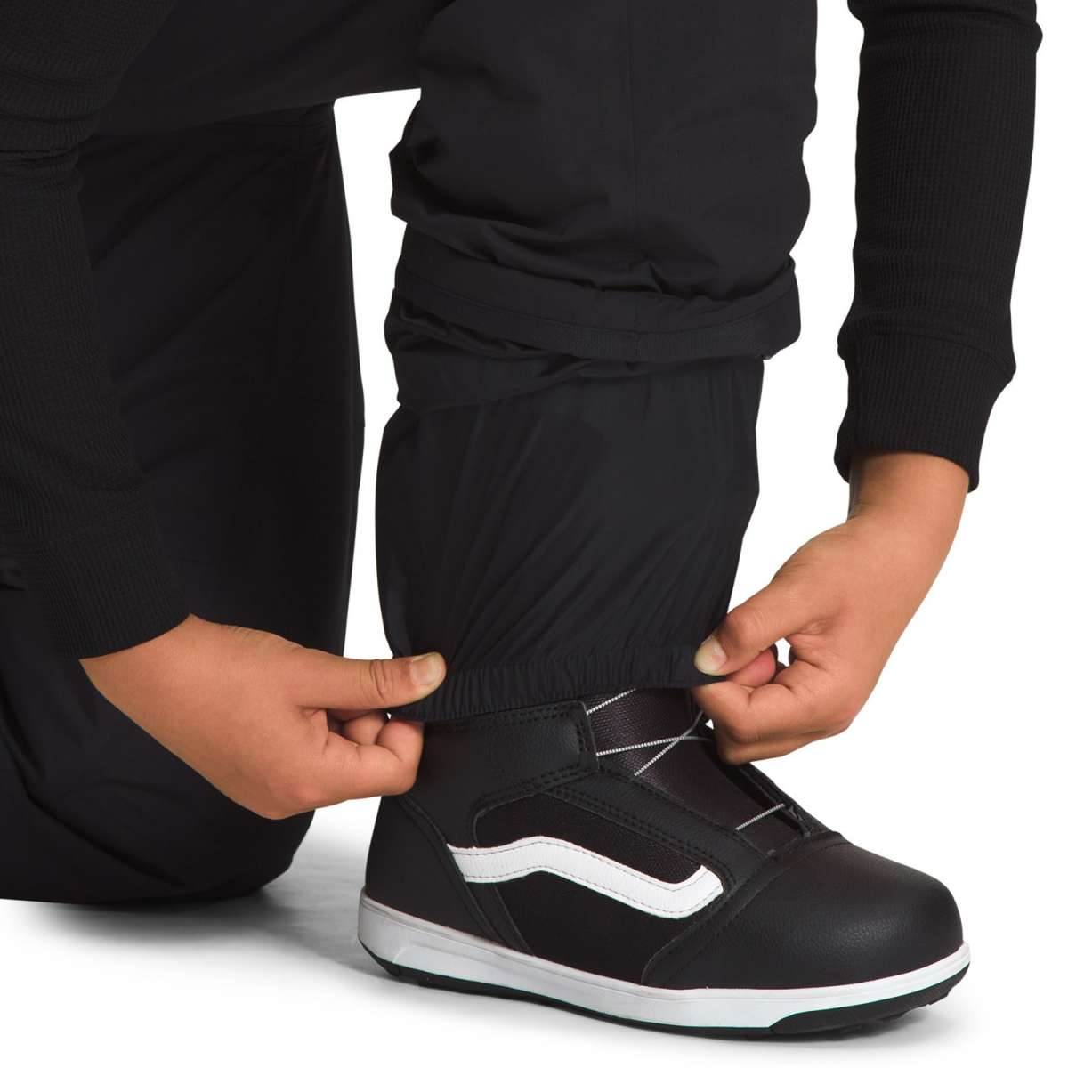 North Face Boys Freedom Insulated Pant 2024 - Black insulated pants with a white logo on the left leg.