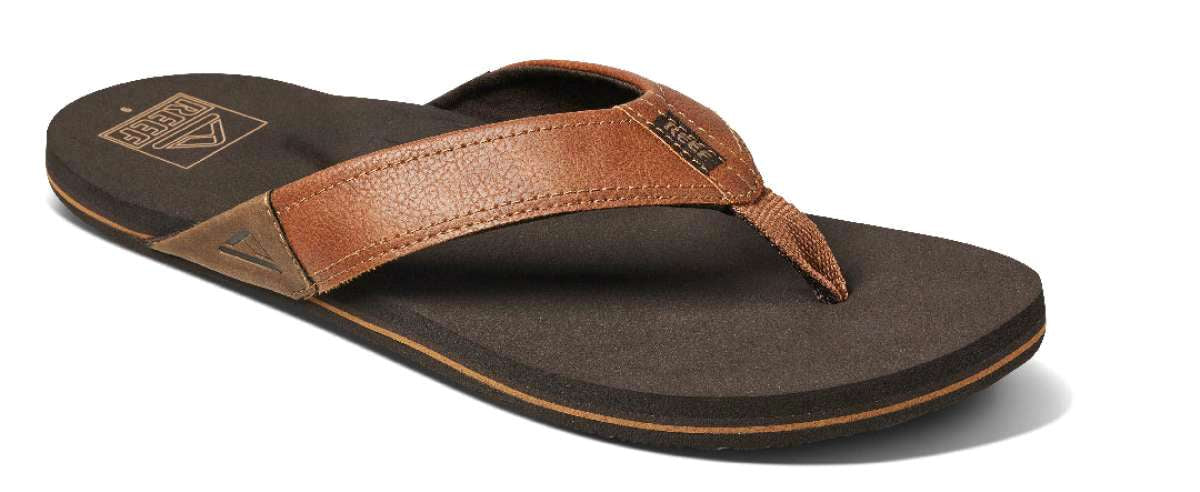 Reef Newport Sandals 2022 - Brown sandals with a strap across the top of the foot and a toe post.