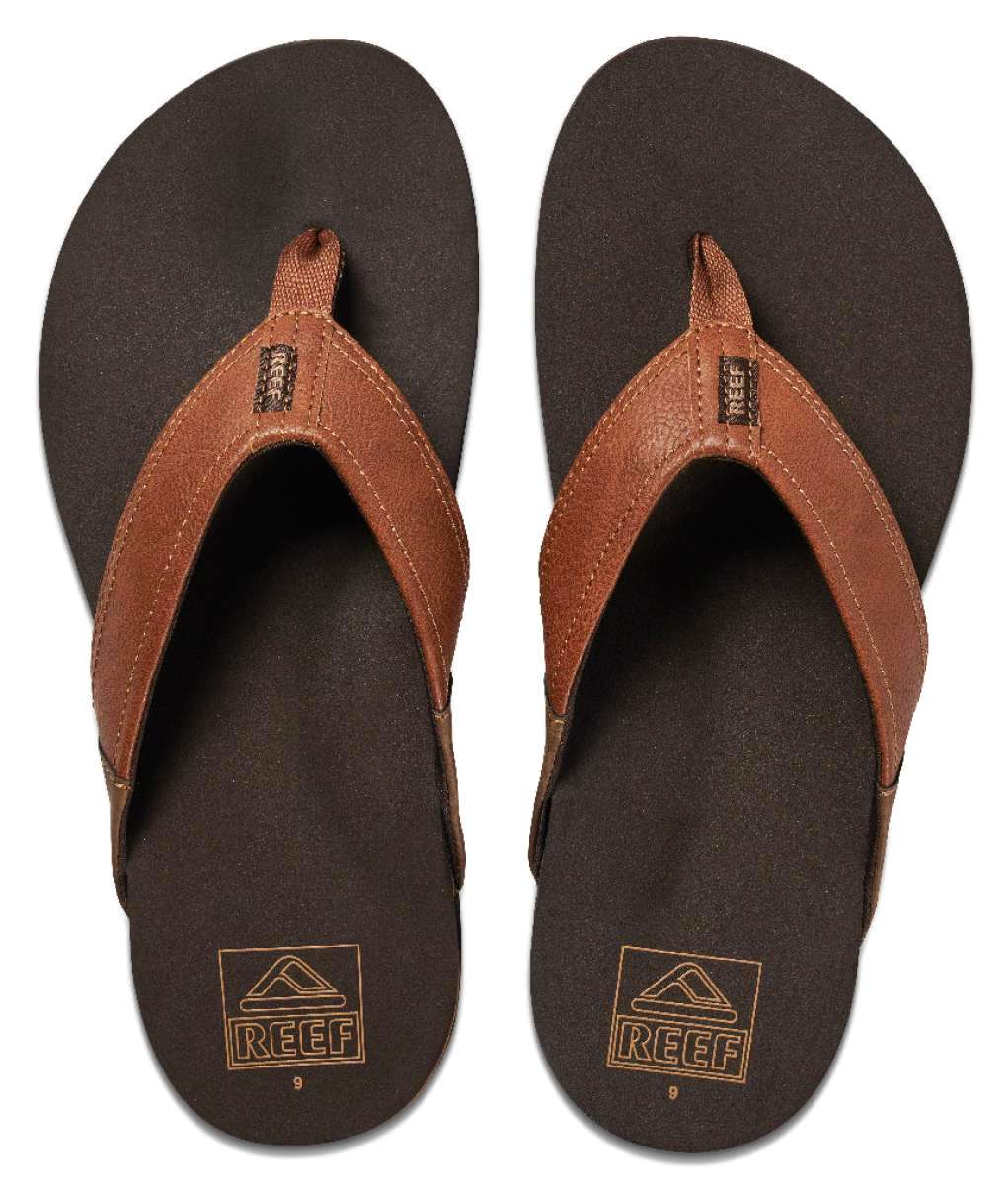 Reef Newport Sandals 2022 - Brown sandals with a strap across the foot and a toe loop, featuring a brown logo on top of the foot strap.