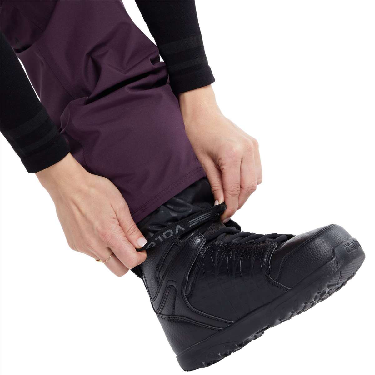 Volcom Women's Knox Insulated GORE-TEX Pant - A pair of black insulated ski pants with a white logo on the left leg.