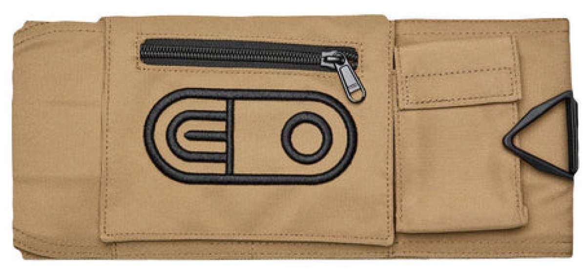 Airblaster Leg Bag 2024 - Black bag with zippered pocket on front and two side pockets.