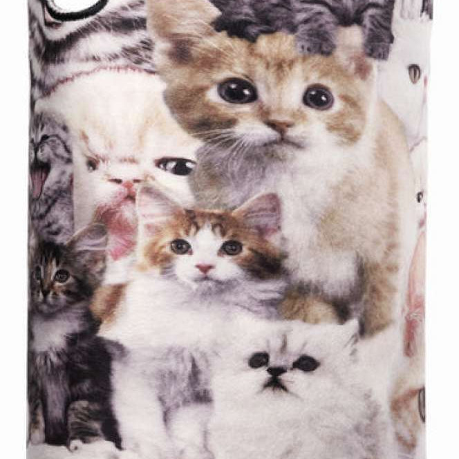 Airhole Juniors Ergo Milk Fleece Airtube - White fleece tube with a small, round logo in black and white on the upper left side.