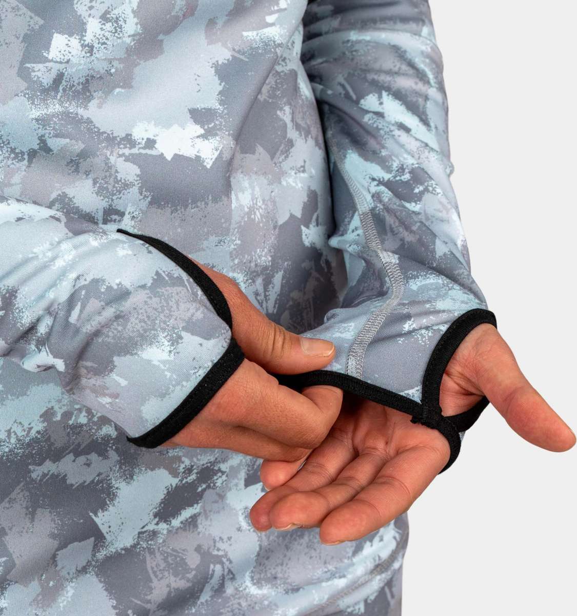 BlackStrap Cloudchaser Crew Top Baselayer 2024 - A black crew-neck top with a white and grey abstract pattern.