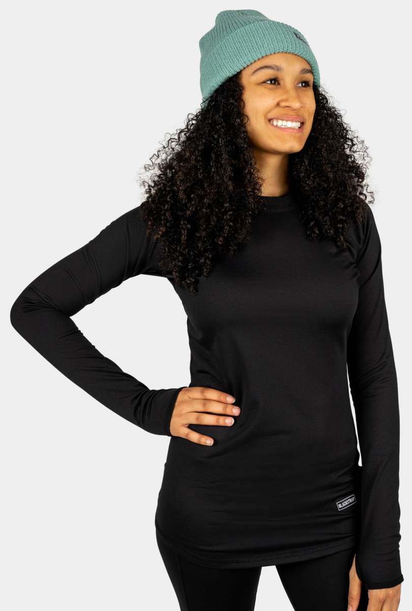 BlackStrap Cloudchaser Crew Top Baselayer 2024 - A black crew-neck top with a small white logo on the left chest area.