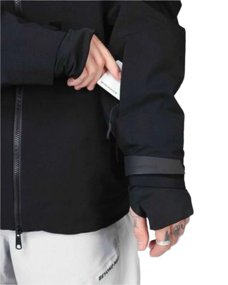Beyond Medals High Tech 3L Shell Jacket 2024 - A black jacket with a zipper down the front and two zippered pockets on either side.