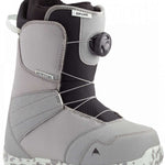 Burton Junior's Zipline BOA Snowboard Boot 2023 - A black and gray snowboard boot with a textured pattern on the upper material, featuring a round black dial labeled "BOA" on the side.