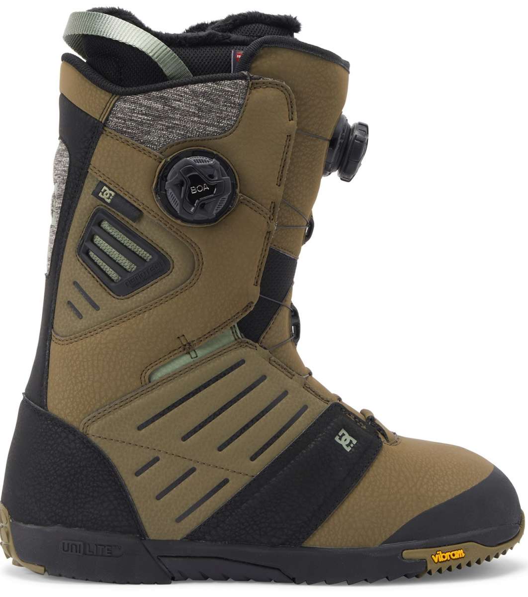 DC Judge BOA Snowboard Boots 2024 - A pair of tan snowboard boots with black accents and a textured pattern on the side, viewed from the front.