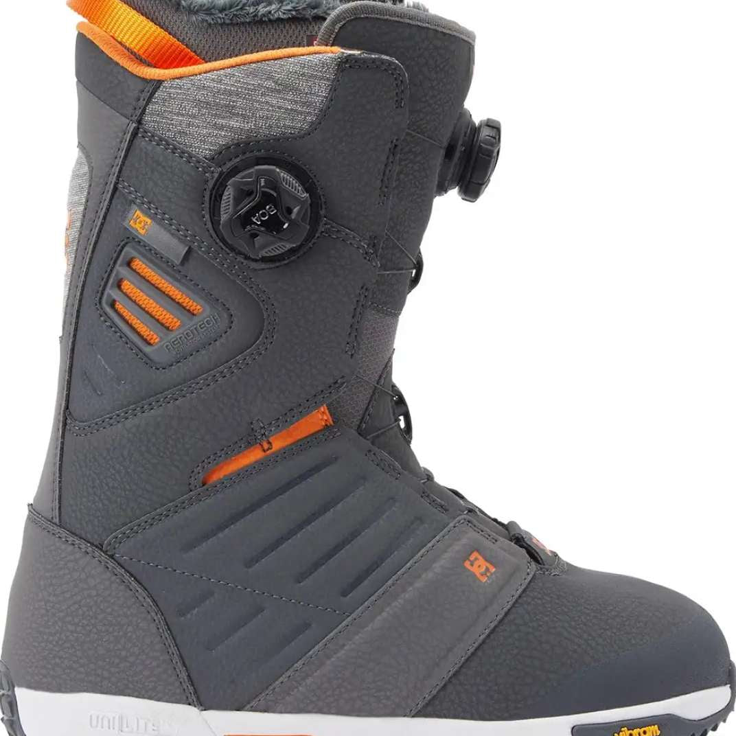 DC Judge BOA Snowboard Boots 2024 - Black boots with orange accents and a textured rubber toe cap.