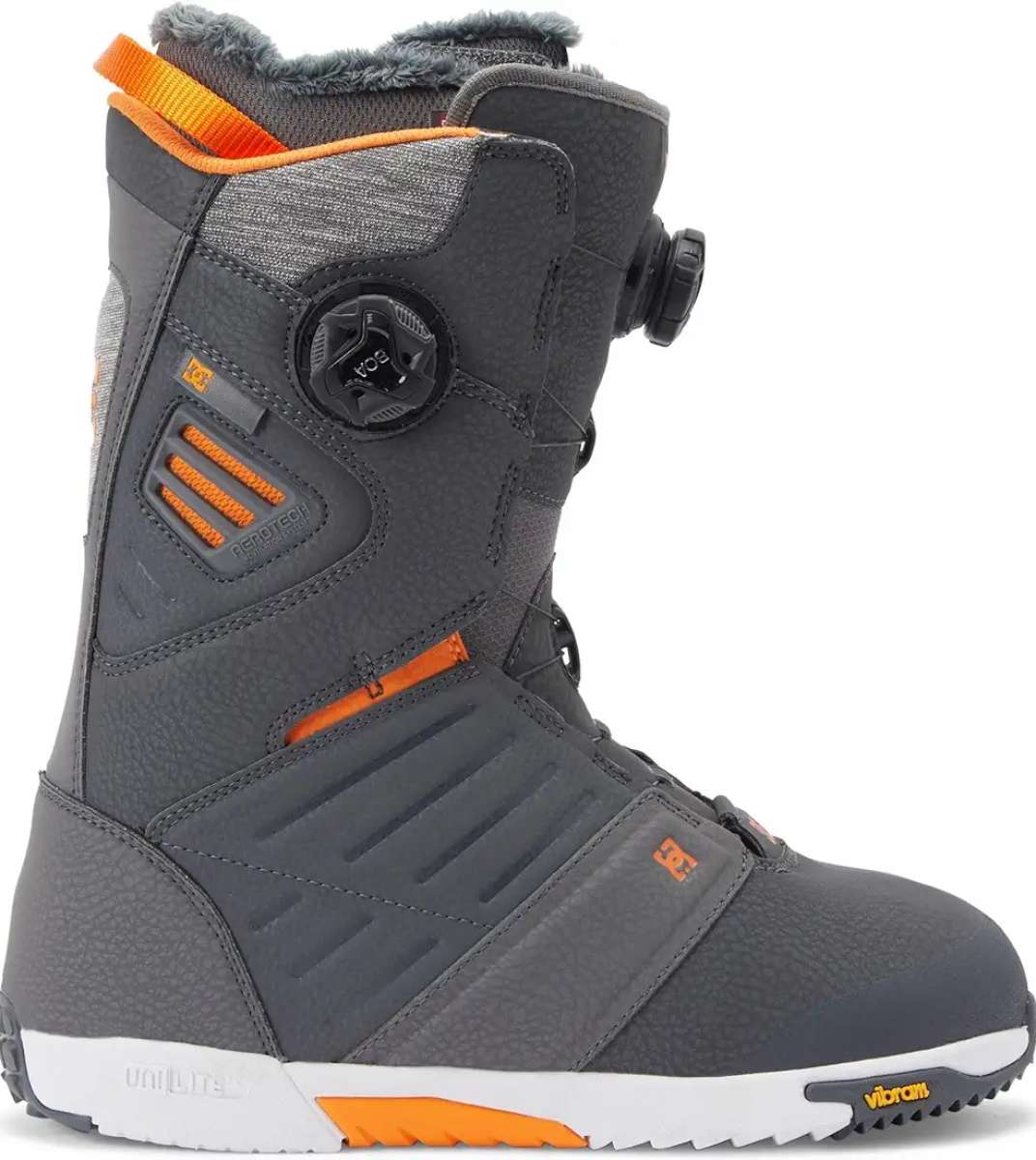 DC Judge BOA Snowboard Boots 2024 - Black boots with orange accents and a textured rubber toe cap.