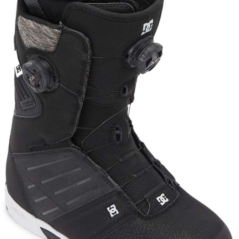 DC Judge BOA Snowboard Boots 2024 - Black snowboard boots with white accents and a textured rubber toe cap.