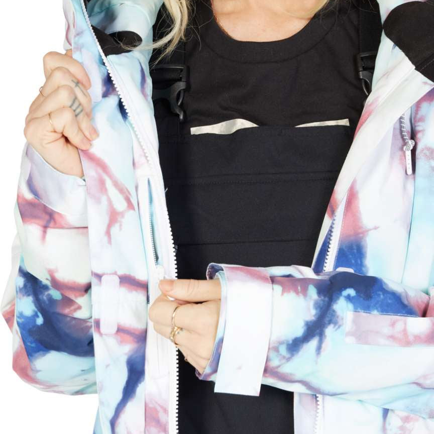 DC Women's Cruiser Insulated Jacket 2023 - A black jacket with a white and grey patterned design on the hood.