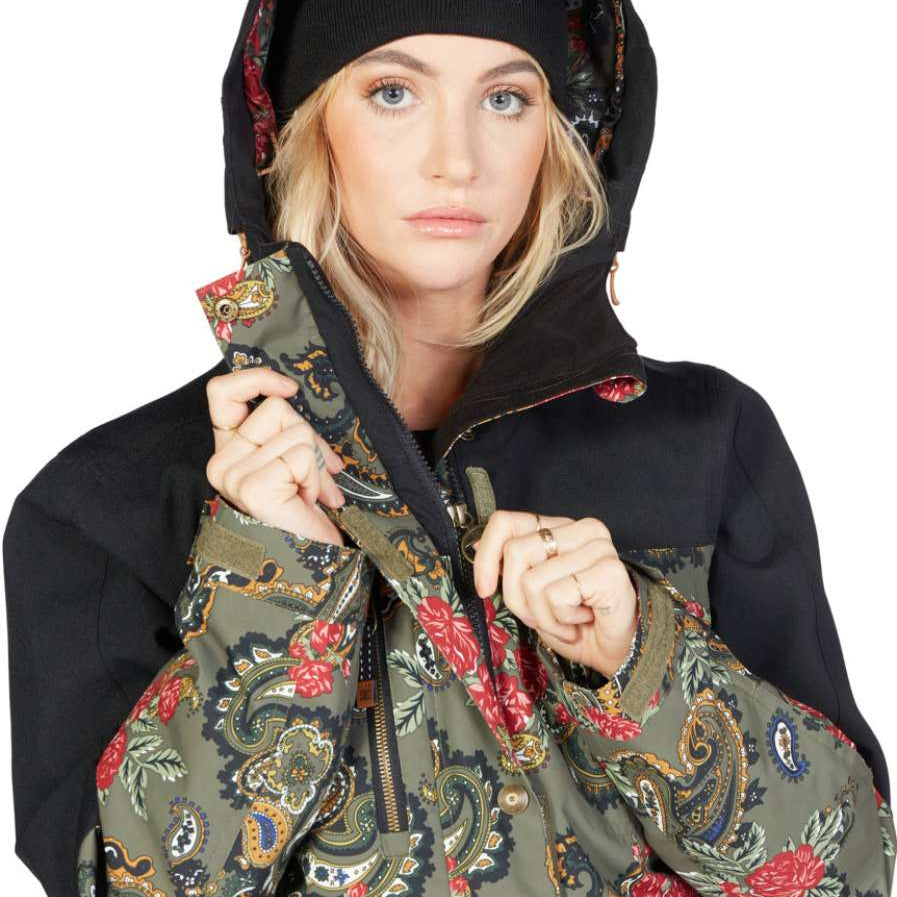 DC Women's Liberate Insulated Jacket 2023 - A black jacket with a paisley pattern on the sleeves and hood lining.