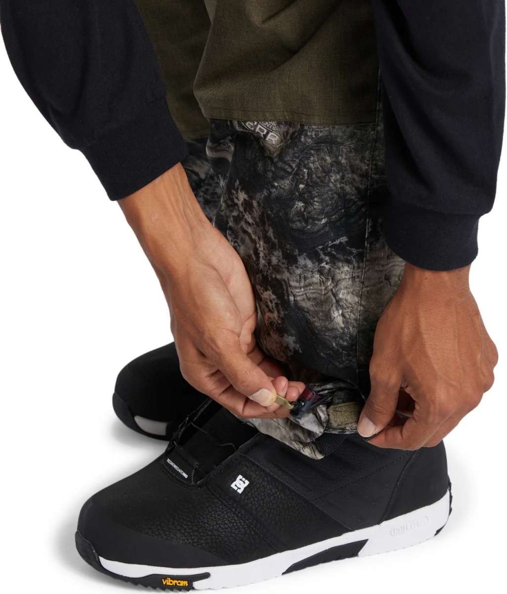 DC Shadow Shell Bib Pants 2024 - Black snow pants with a subtle white pattern on the side of the leg.