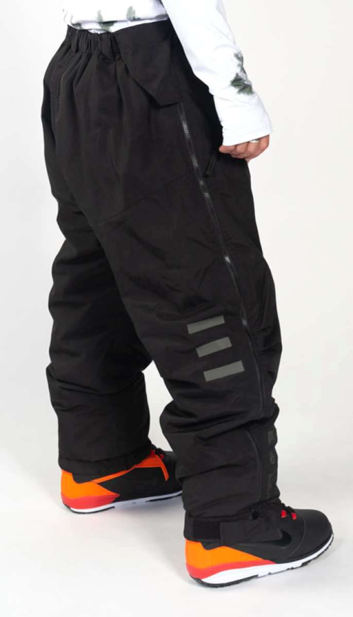Endeavor Ranger Insulated Tall Pant - Black snow pants with three gray stripes on the side of the leg.