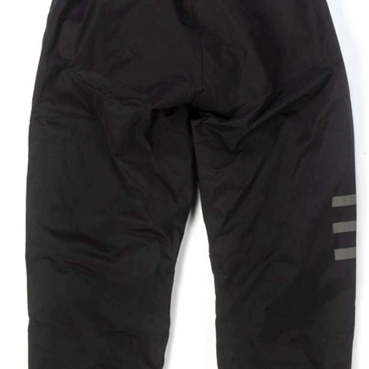 Endeavor Ranger Insulated Tall Pant 2022 - Black insulated pants with a slight sheen, featuring two zippered pockets on the back and one on the thigh.