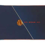 Head Daymaker Lyt Snowboard 2024 - A dark blue snowboard with a red logo on top and a light brown wood grain texture at the tip.