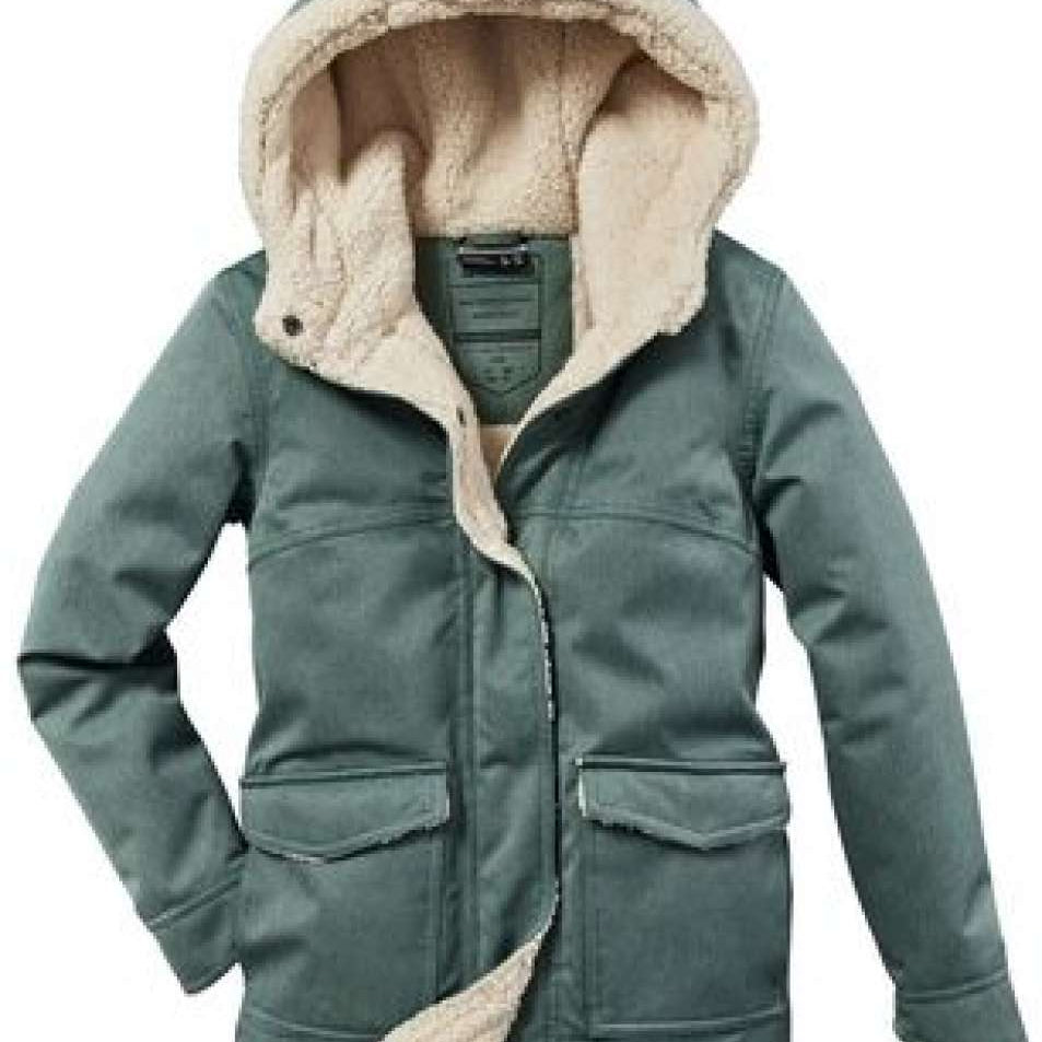 Killtec Junior's Urban Parka With Hood 2022 - A dark green parka with a hood, featuring two front pockets and a zipper closure.